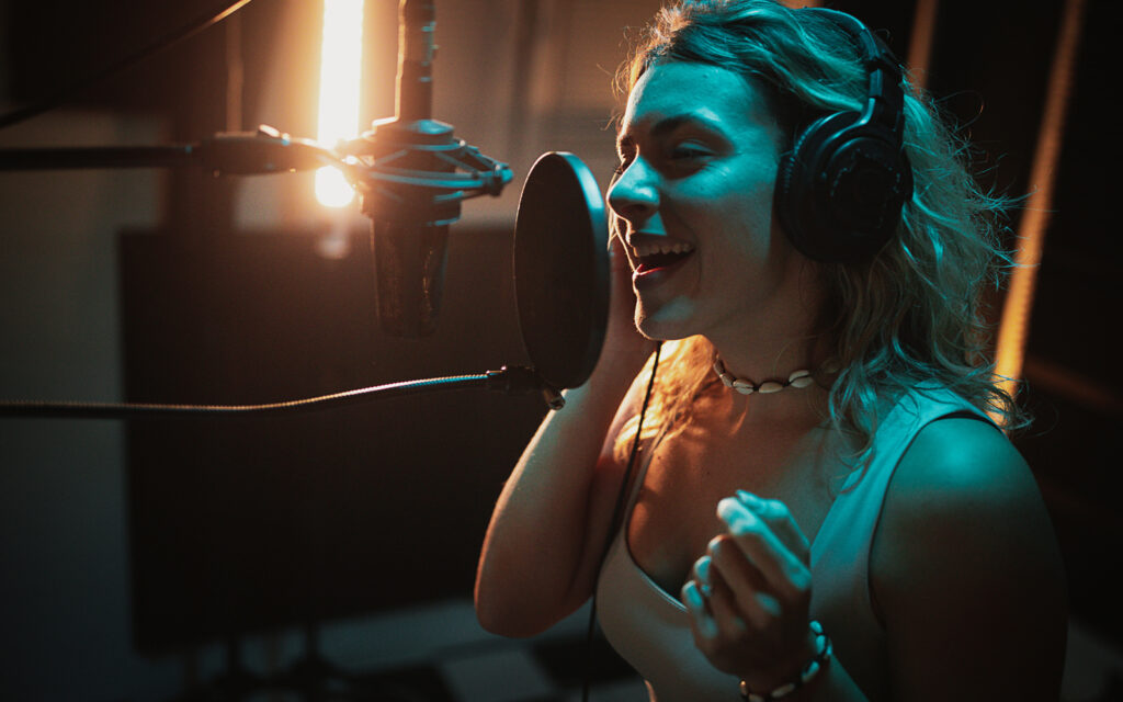 Ultimate Guide How to Hire Session Musicians Singer at Great British Musicians